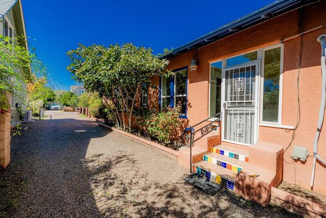 920 Forrester Street NW, Albuquerque, NM 87102