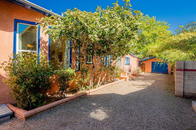 920 Forrester Street NW, Albuquerque, NM 87102