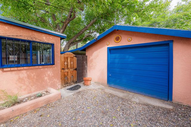 920 Forrester Street NW, Albuquerque, NM 87102