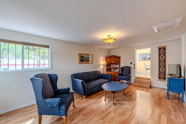 920 Forrester Street NW, Albuquerque, NM 87102