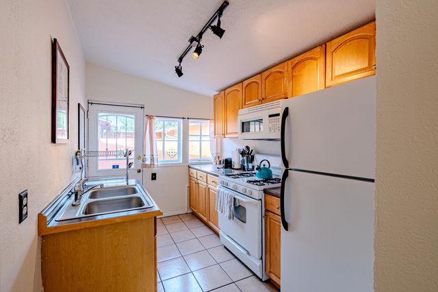920 Forrester Street NW, Albuquerque, NM 87102