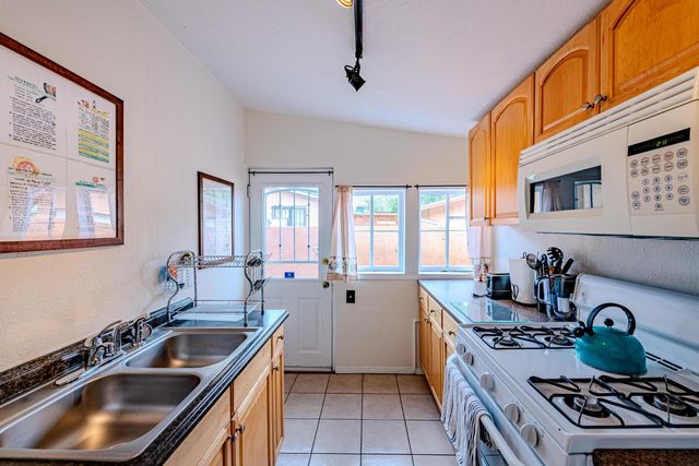 920 Forrester Street NW, Albuquerque, NM 87102