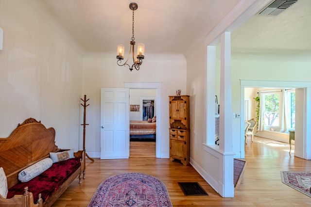 920 Forrester Street NW, Albuquerque, NM 87102