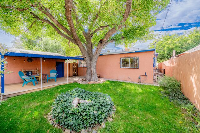 920 Forrester Street NW, Albuquerque, NM 87102
