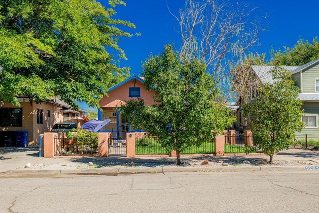 920 Forrester Street NW, Albuquerque, NM 87102