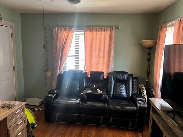 306 Burcham Ave, San Antonio, TX 78221