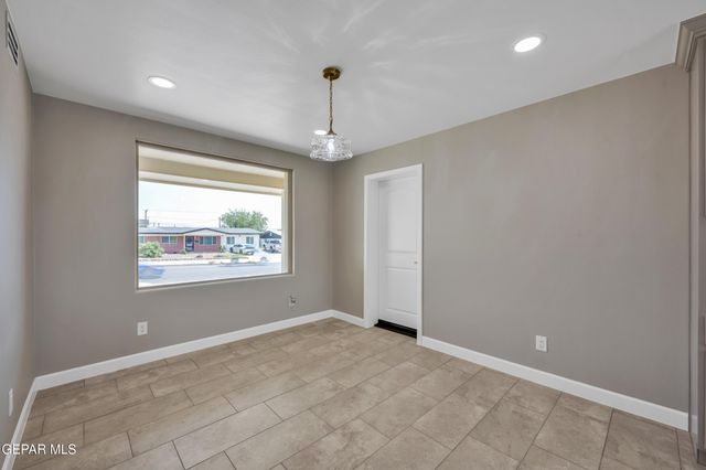 420 De Leon Drive, El Paso, TX 79912