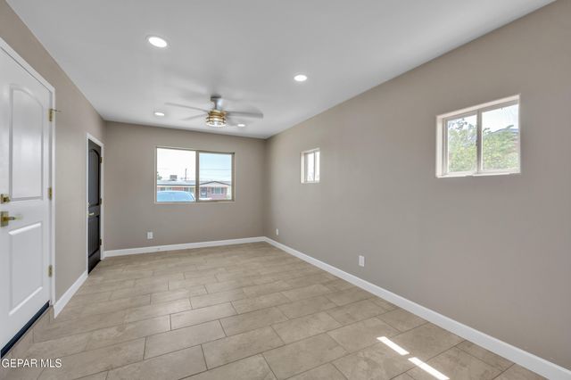 420 De Leon Drive, El Paso, TX 79912