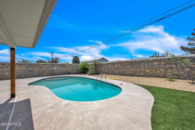 420 De Leon Drive, El Paso, TX 79912
