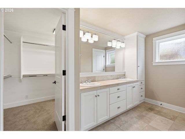 2154 SPARROW Ct, Eugene, OR 97401