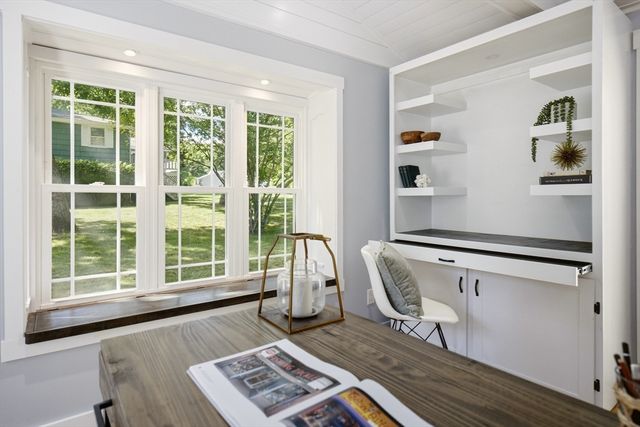 31 Harrow Rd, Norwood, MA 02062