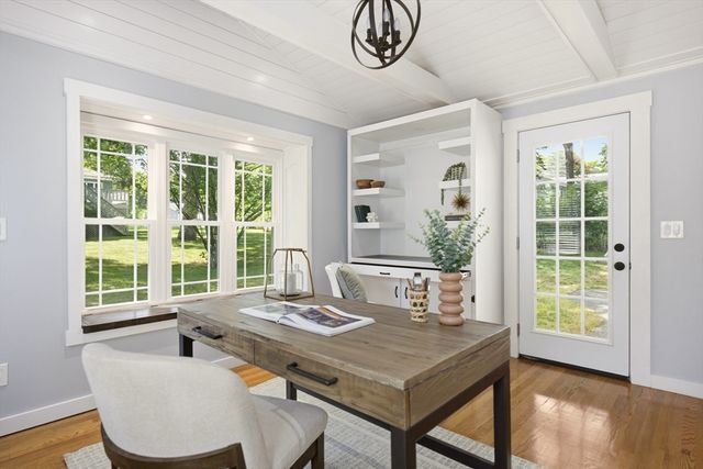 31 Harrow Rd, Norwood, MA 02062