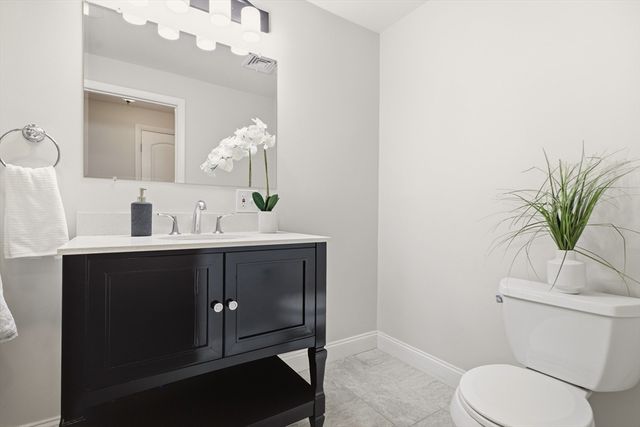 31 Harrow Rd, Norwood, MA 02062
