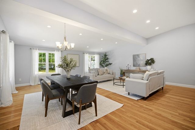 31 Harrow Rd, Norwood, MA 02062