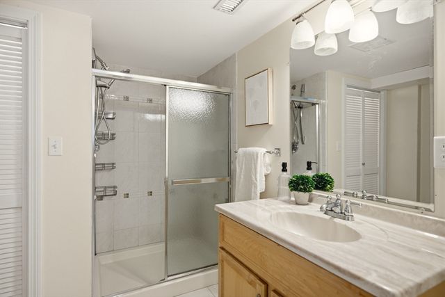 31 Harrow Rd, Norwood, MA 02062
