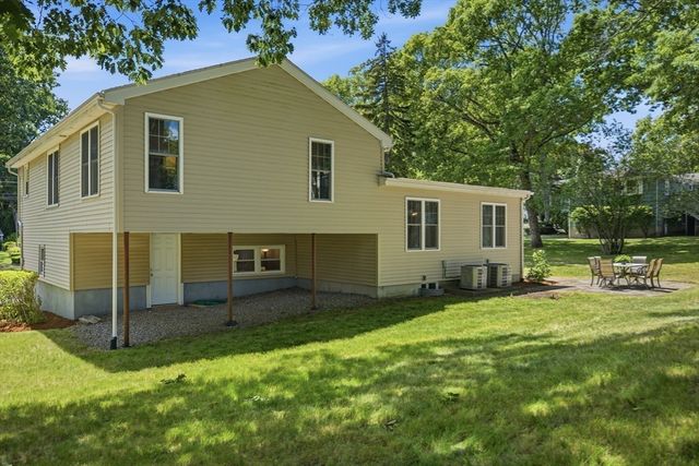 31 Harrow Rd, Norwood, MA 02062