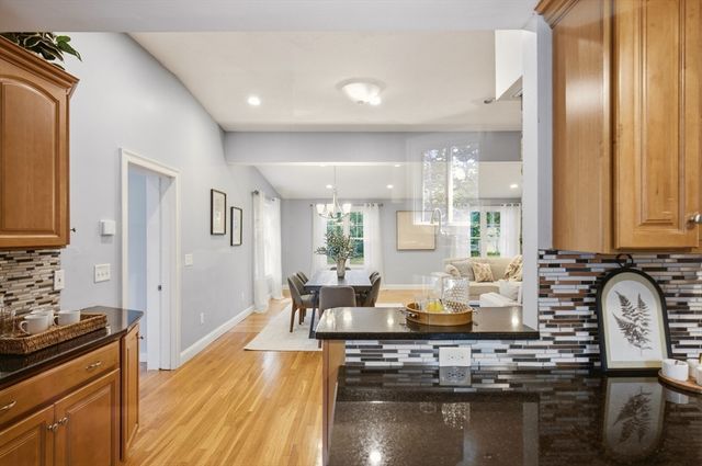 31 Harrow Rd, Norwood, MA 02062