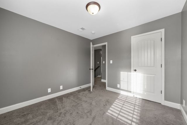 981 Harding Dr, Clarksville, TN 37042