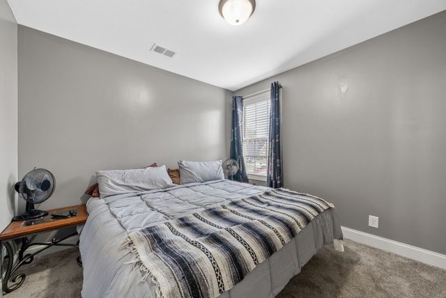 981 Harding Dr, Clarksville, TN 37042