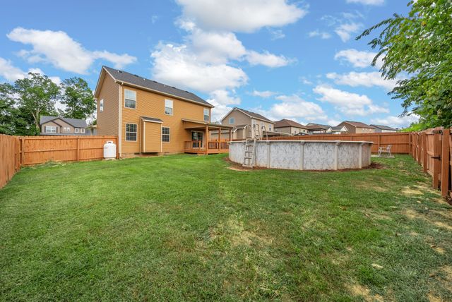 981 Harding Dr, Clarksville, TN 37042