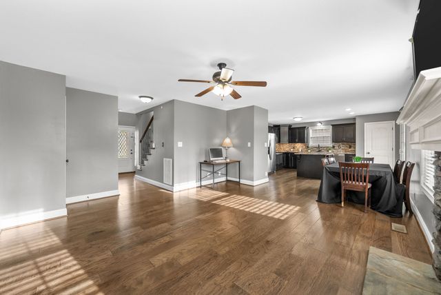 981 Harding Dr, Clarksville, TN 37042