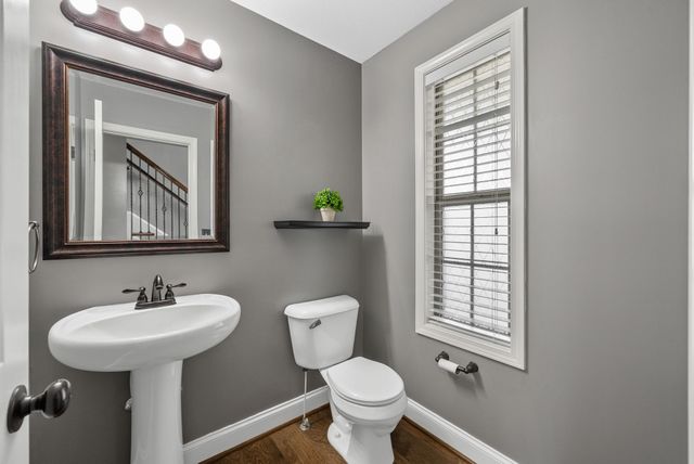 981 Harding Dr, Clarksville, TN 37042