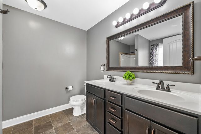 981 Harding Dr, Clarksville, TN 37042