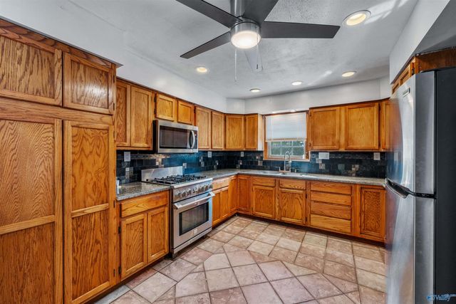 2020 Pleasant View Road, Fort Payne, AL 35967