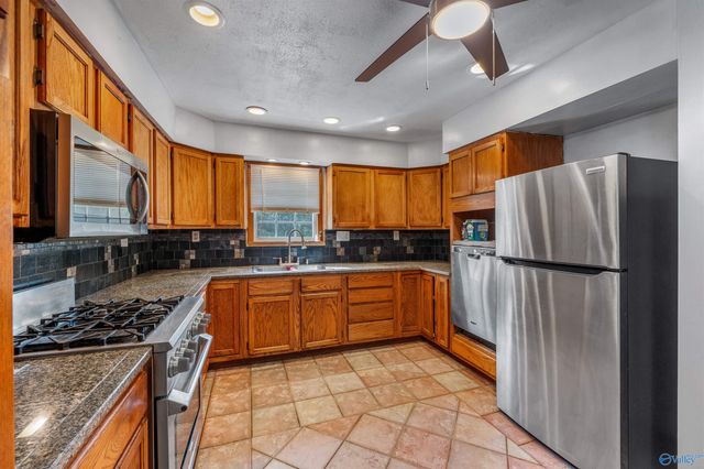 2020 Pleasant View Road, Fort Payne, AL 35967