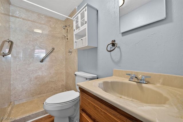 559 Clark ST, North Fort Myers, FL 33903