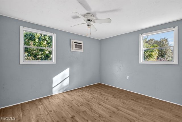 559 Clark ST, North Fort Myers, FL 33903