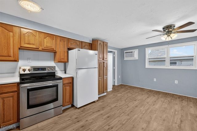 559 Clark ST, North Fort Myers, FL 33903