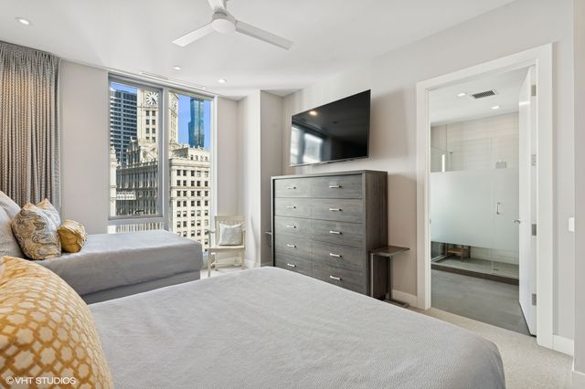 403 N Wabash Street 15B, Chicago, IL 60611