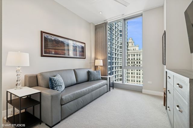 403 N Wabash Street 15B, Chicago, IL 60611