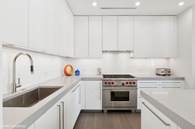 403 N Wabash Street 15B, Chicago, IL 60611