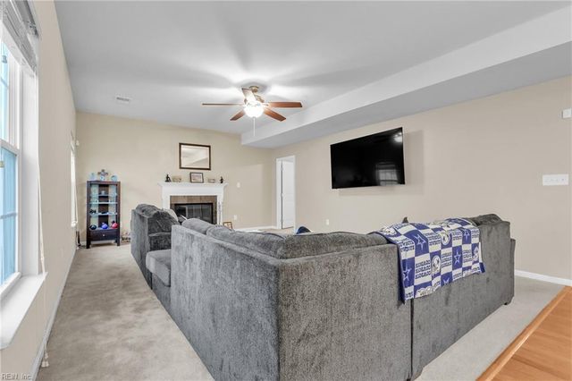 589 Leonard LN, Newport News, VA 23601