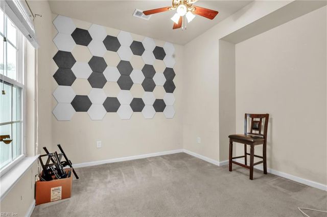 589 Leonard LN, Newport News, VA 23601