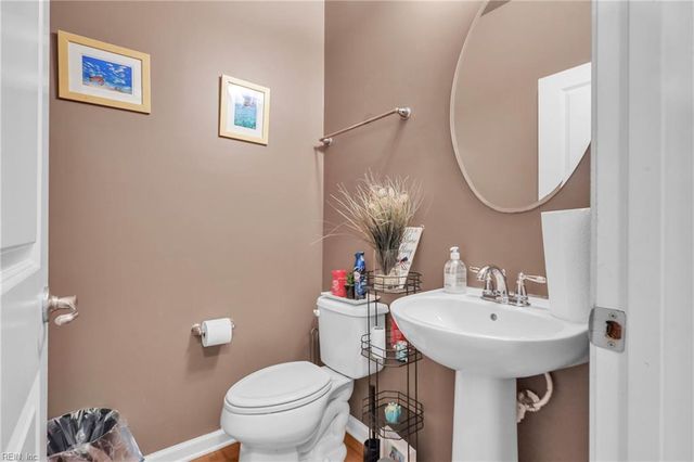 589 Leonard LN, Newport News, VA 23601