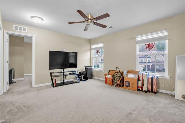 589 Leonard LN, Newport News, VA 23601