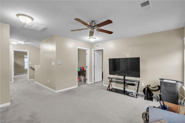 589 Leonard LN, Newport News, VA 23601