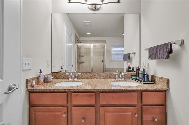 589 Leonard LN, Newport News, VA 23601