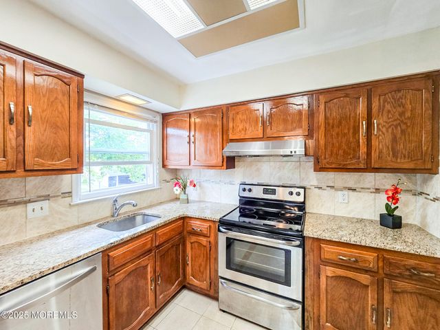 374N New Bedford Lane, Monroe, NJ 08831