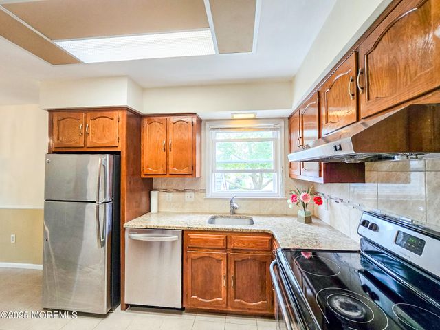 374N New Bedford Lane, Monroe, NJ 08831