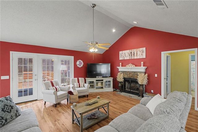 204 Blue Holly NE Drive, Calhoun, GA 30701