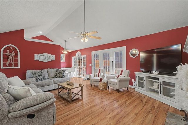 204 Blue Holly NE Drive, Calhoun, GA 30701