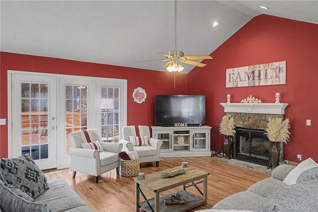 204 Blue Holly NE Drive, Calhoun, GA 30701