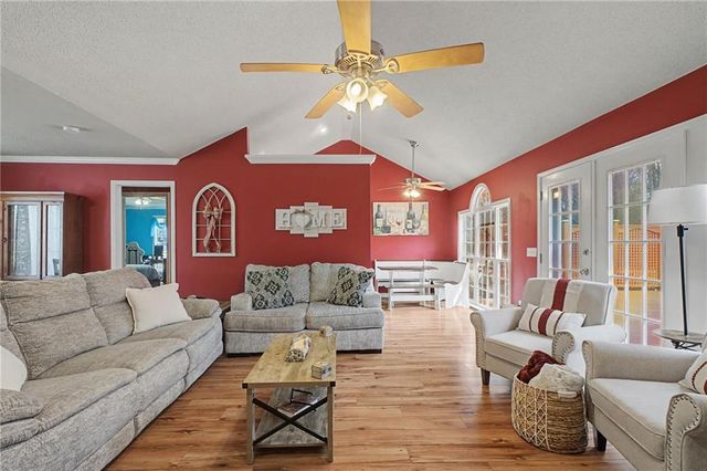 204 Blue Holly NE Drive, Calhoun, GA 30701