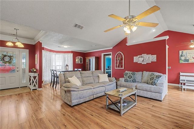 204 Blue Holly NE Drive, Calhoun, GA 30701