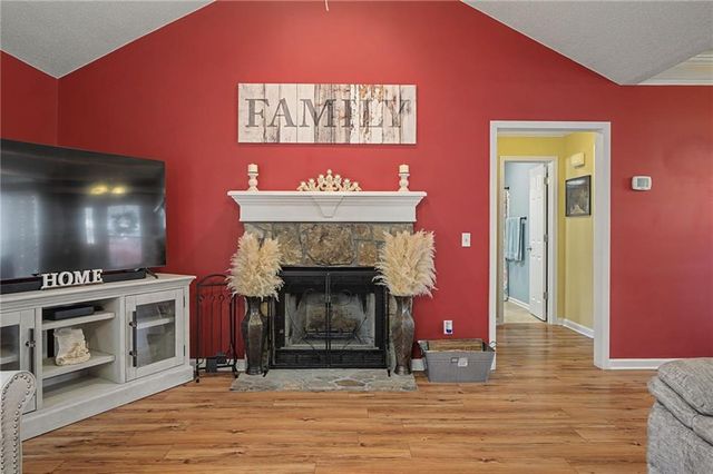 204 Blue Holly NE Drive, Calhoun, GA 30701