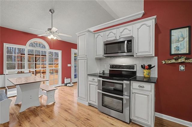 204 Blue Holly NE Drive, Calhoun, GA 30701